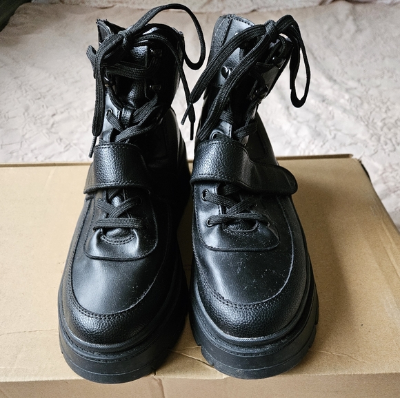 Platform Sneakers - Picture 3 of 6